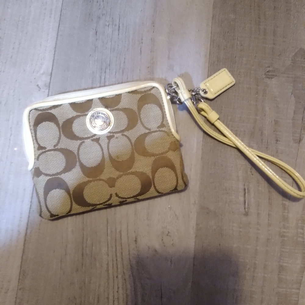 Coach wristlet wallet